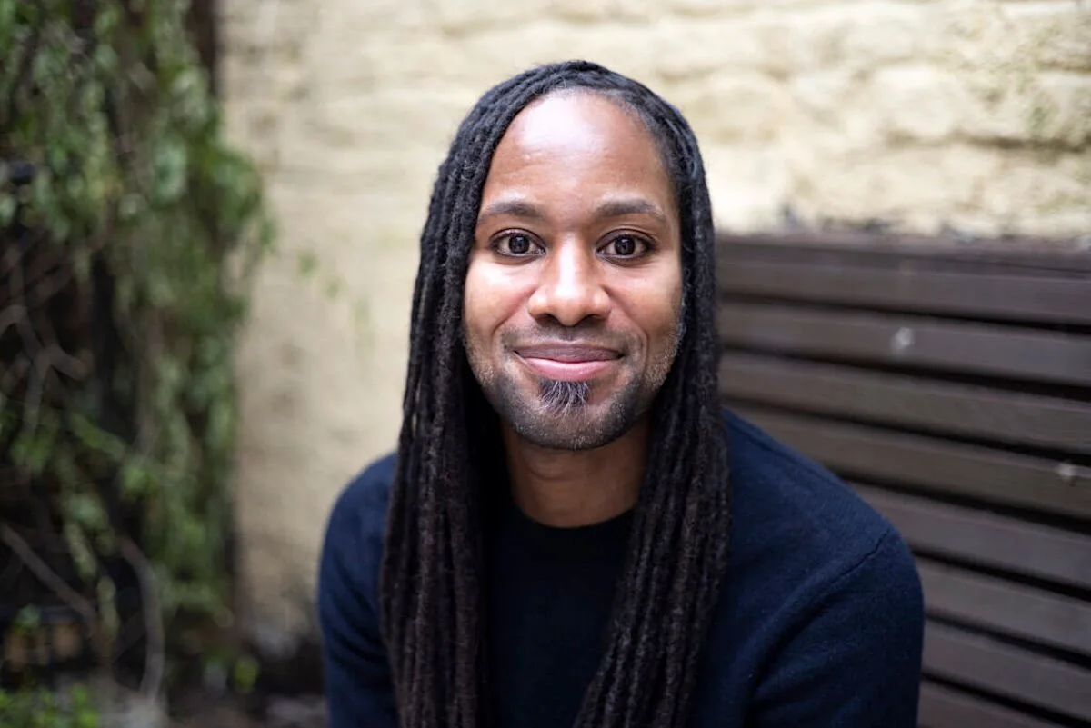 O “realista racial” que acusou professor de Cambridge de plágio foi suspenso
