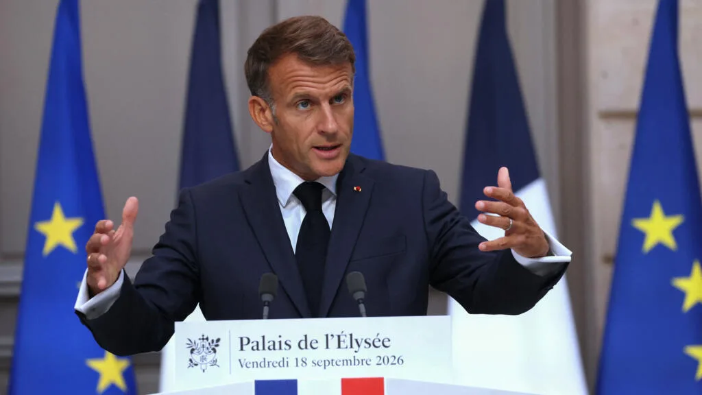 Macron promete resposta a ataques híbridos da Rússia e plano para proteger infraestruturas