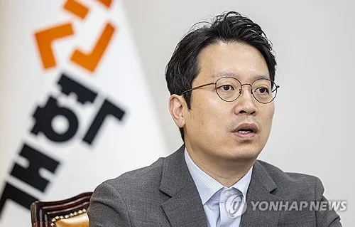 개혁신당 비대위원장에 이기인…내년 7월까지 당 쇄신