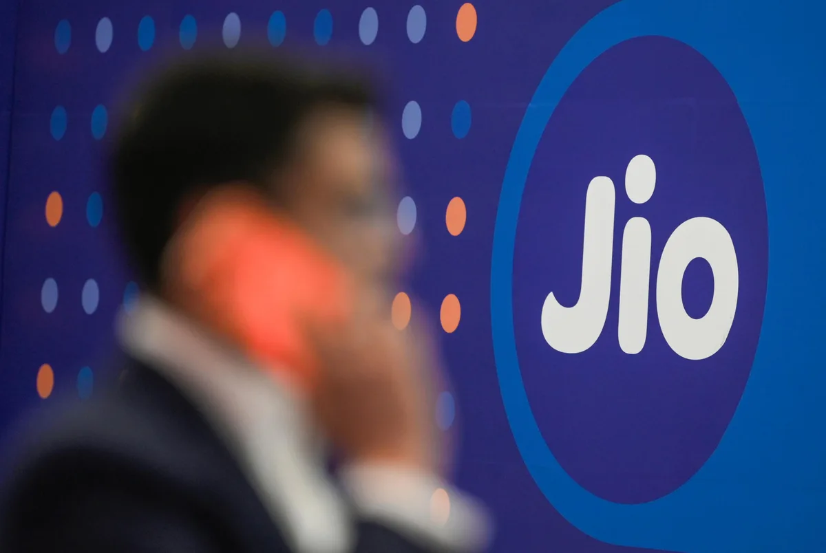 Ambani taps Reliance's 420,000 employees to boost Jio IPO participation