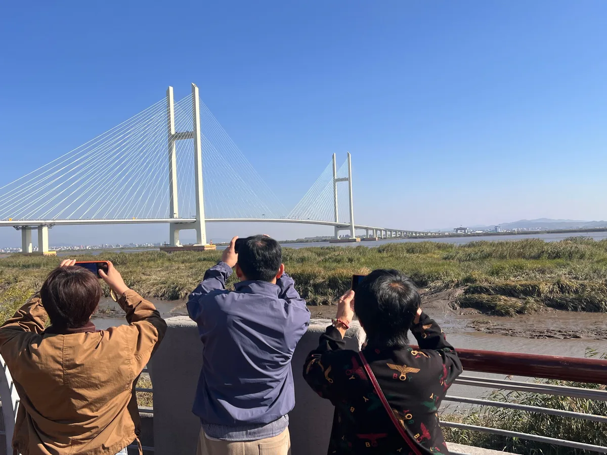 12년간 막혔던 신압록강대교 15일 개통… 북·중 최대 물류 통로