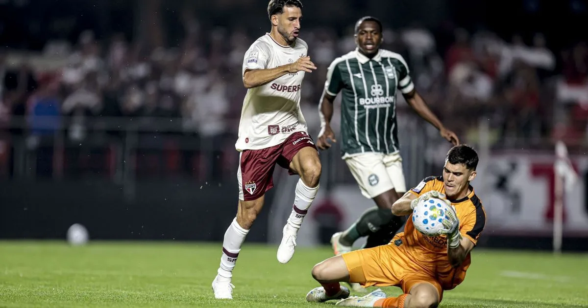 São Paulo empata com Coritiba e chega a 9 jogos sem vencer no Brasileirão