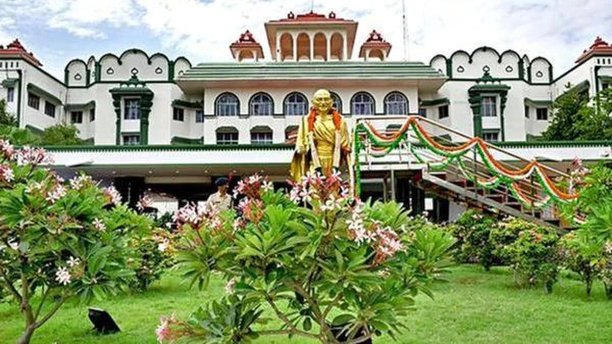 Due attention being given to provide platforms for pedestrians while developing streets under Smart Cities Mission, HC told