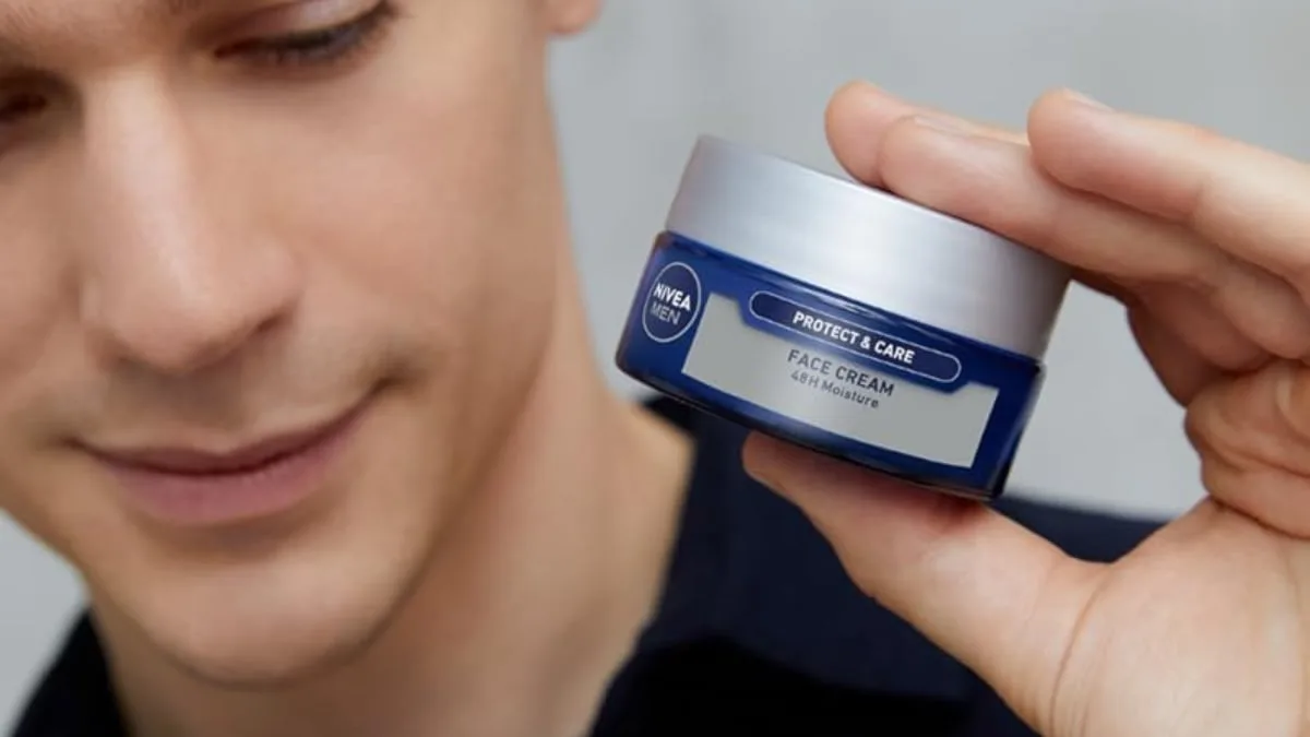 Los farmacéuticos coinciden: “No se recomienda la lata azul de Nivea como crema antiarrugas”