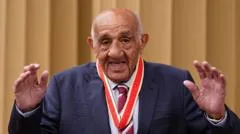 Legendary rugby league winger Boston dies aged 92