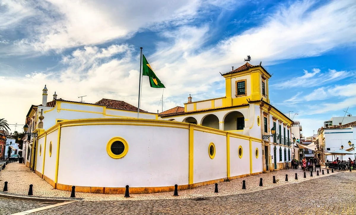 Além de Lisboa, Porto e Faro também terão grande operação para eleições brasileiras