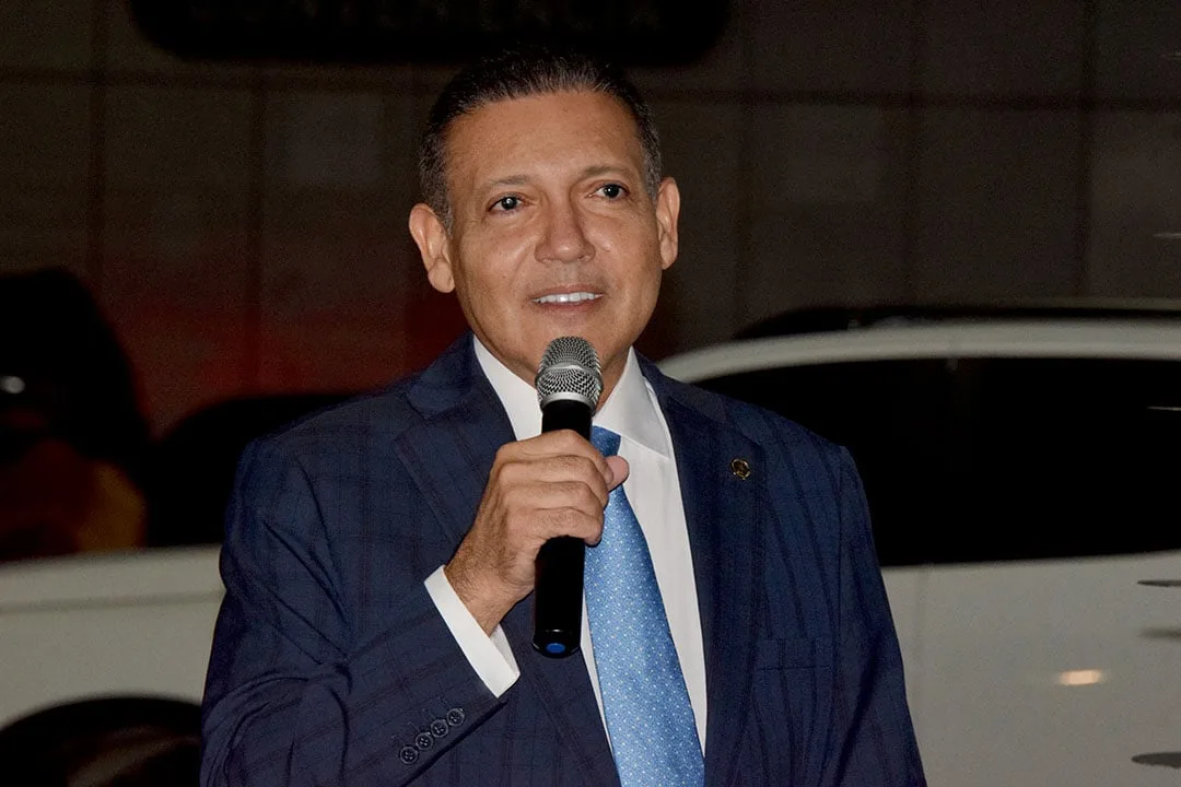 Visita de Nunes Marques ao TRE-RR tem protesto contra decisão que favorece Jalser
