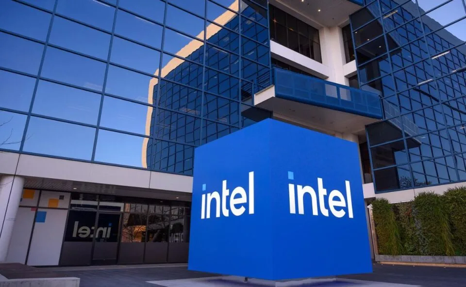 Intel aprofunda reestruturação liderada pelo novo CEO e corta vagas ligadas a parceiros de revenda