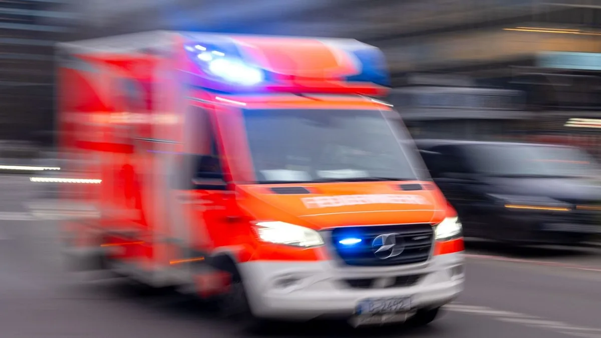 Unfälle: Feuerscheid: Beifahrer stirbt bei Zusammenstoß mit Baum