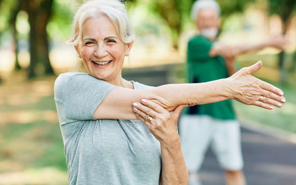Après 65 ans, ces 4 minutes d’exercice par jour peuvent faire une vraie différence, selon des chercheurs