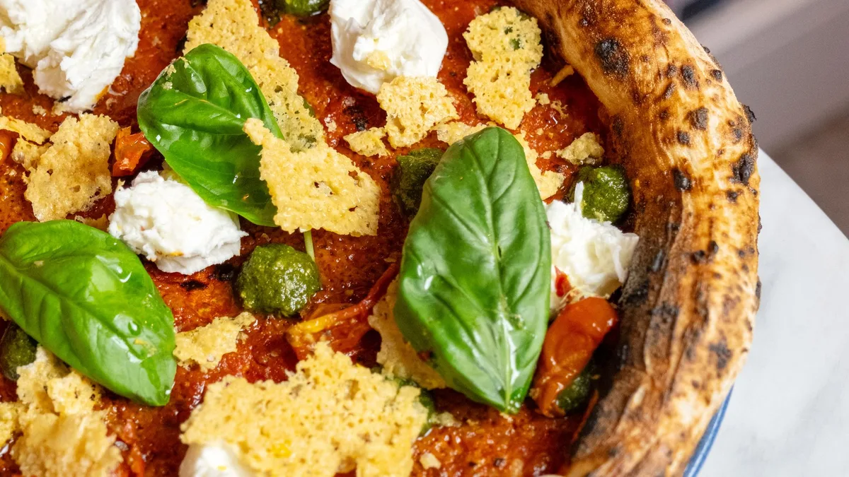 Las 6 pizzerías españolas que están entre las 50 mejores del mundo: de Madrid a Barcelona, pasando por Bilbao y Santiago de Compostela