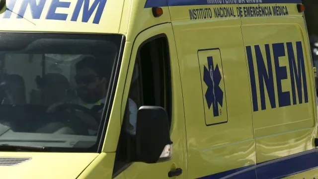 Técnicos querem que INEM desista de medidas e alargue rede de ambulâncias