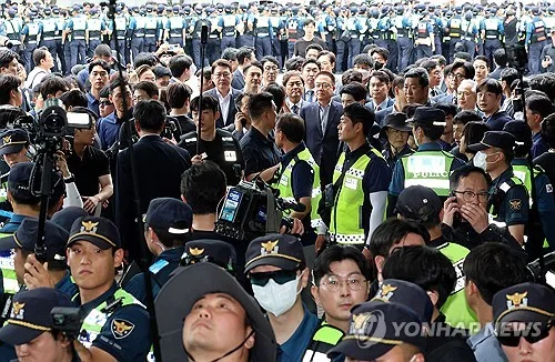검찰, '국조특위 개표소 조사 방해' 60대에 징역 1년6개월 구형