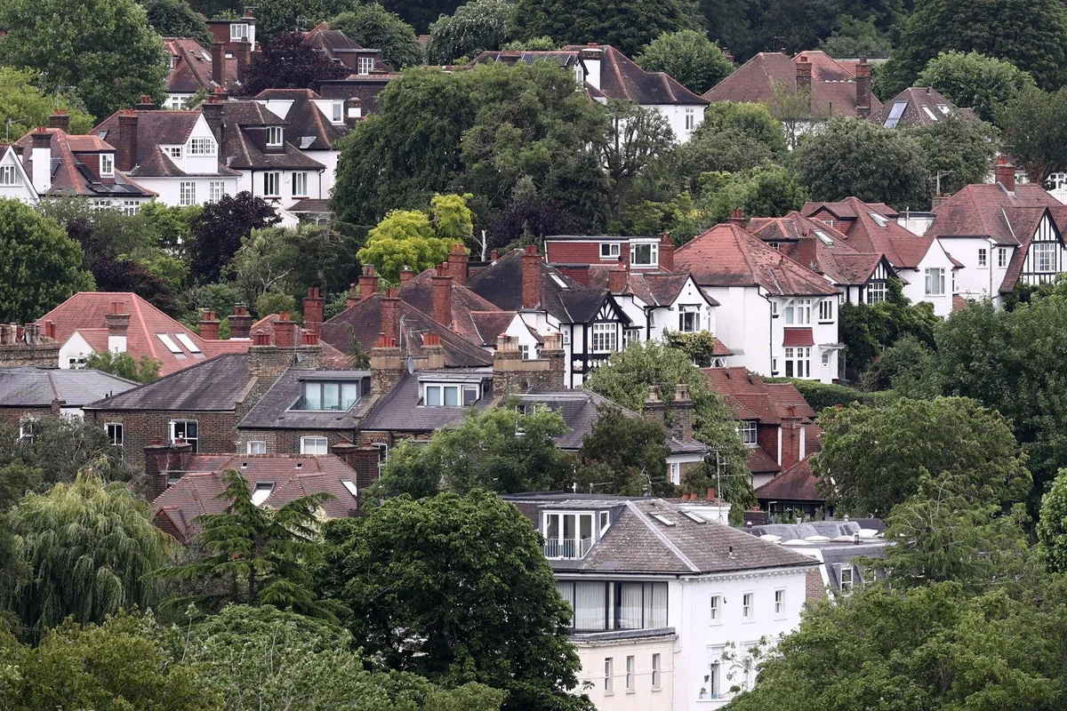 UK house prices jump for first time in months in latest sign of ‘autumn bounce’