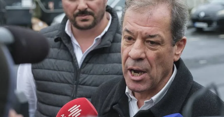 IL questiona obra de pesca fechada há 3 meses