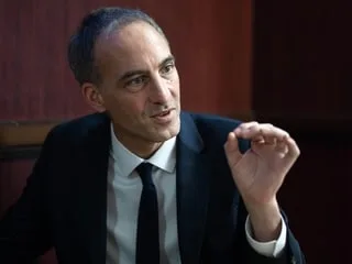 Primaire à gauche : comparé à un « stagiaire » par Ségolène Royal, Raphaël Glucksmann lui répond sèchement