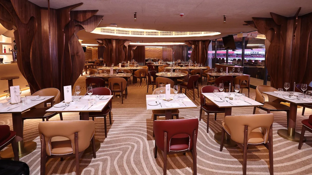 Chef Michelin e champanhe. Benfica vai ter Emirates Lounge