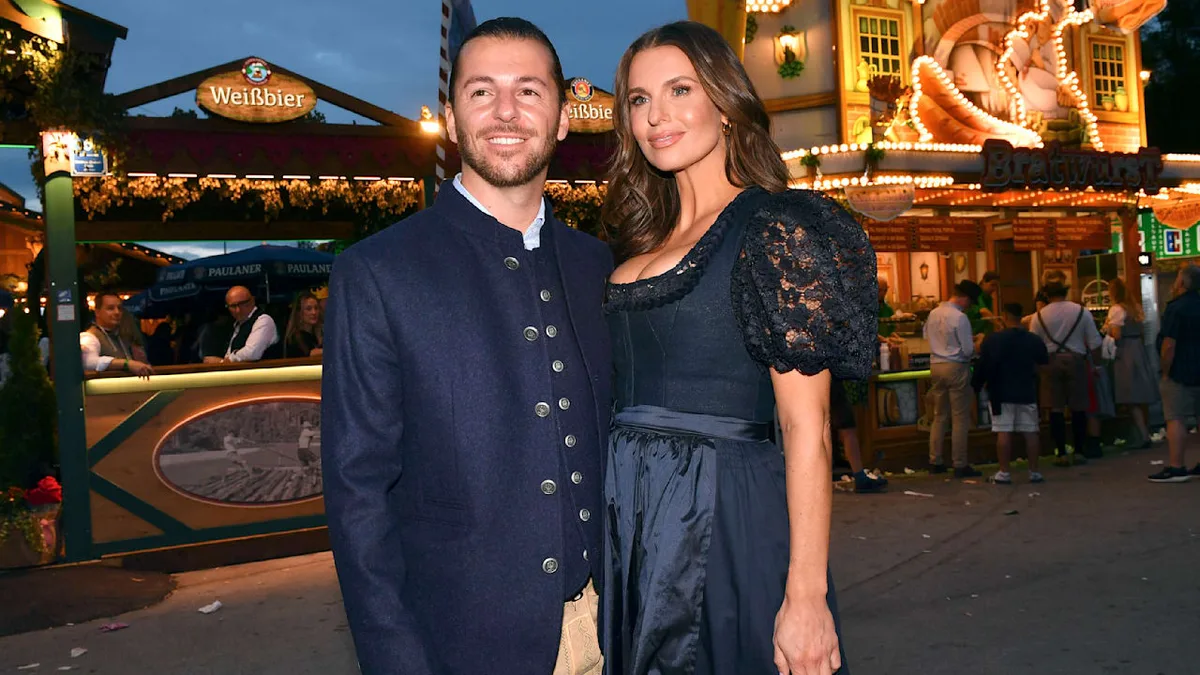 Neue Paar-Fotos mit ihrem Riccardo - Laura ganz verliebt im Dirndl