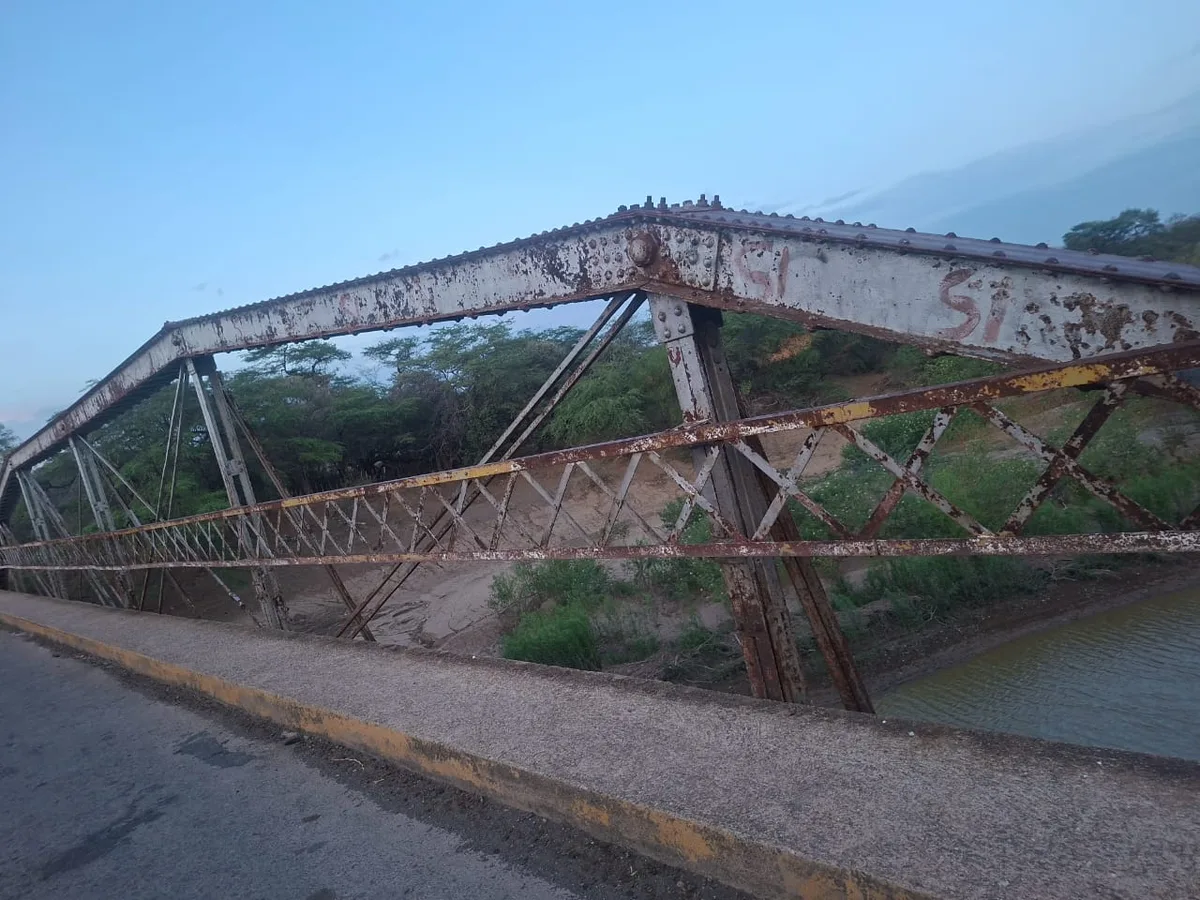 A 20 días de la Marcha de la Fe: alertan sobre deterioro y riesgo de colapso en el puente de Aregue