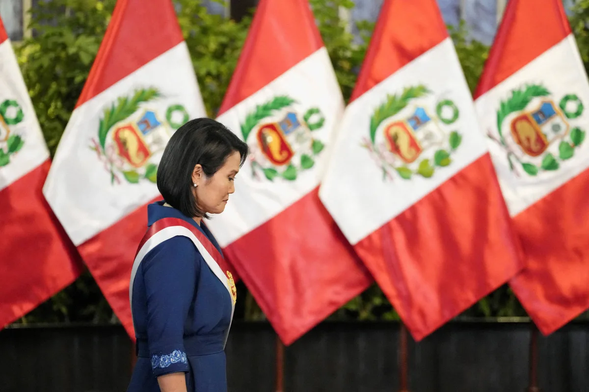 Keiko Fujimori vive lua de mel no Peru após eleição apertada