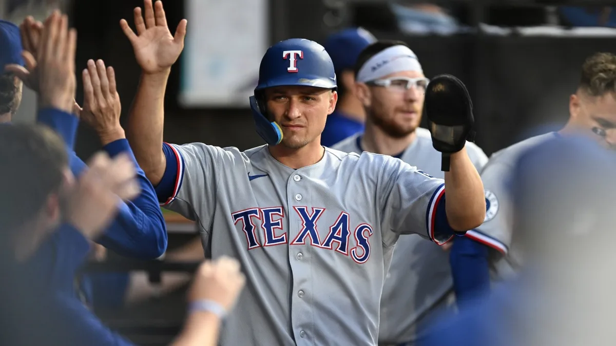 Seager sparks offence as Rangers rout White Sox to grab AL West lead