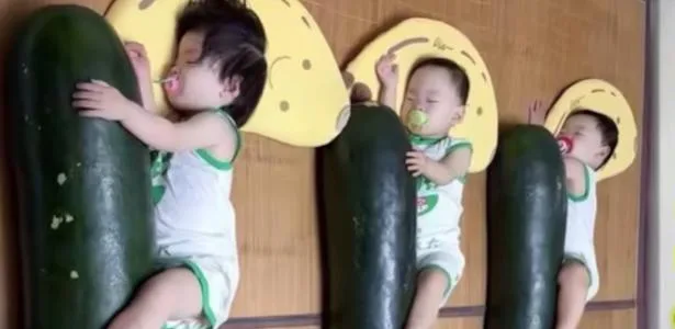 Por que chineses estão dormindo abraçados a melão em meio ao calor extremo?