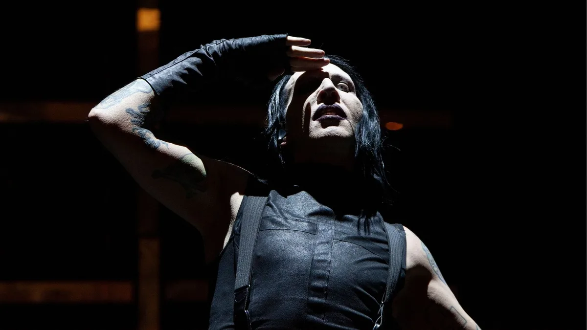 Ex-assistente de Marilyn Manson tem data de julgamento marcada em processo por alegações de agressão sexual e agressão