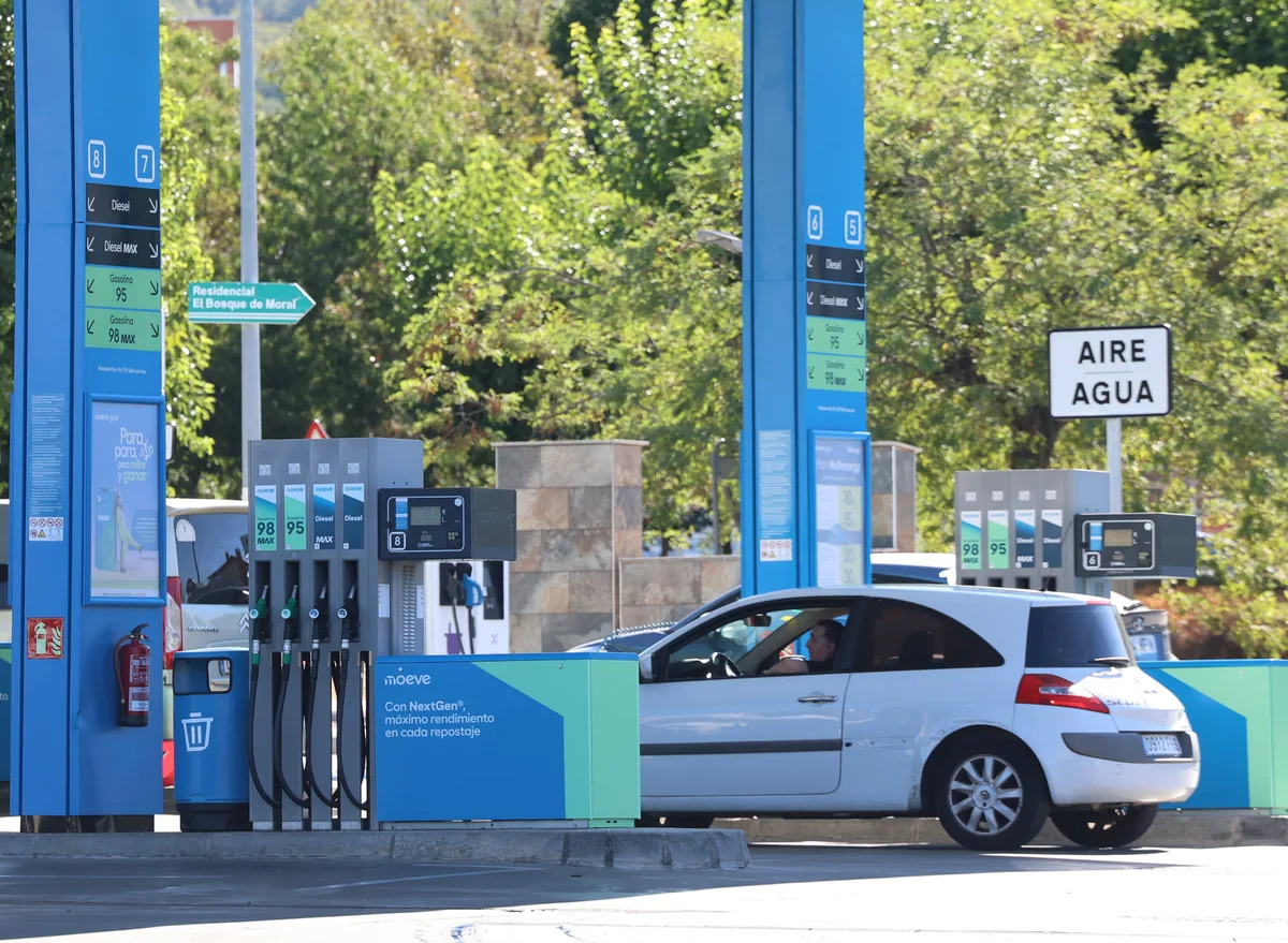 La gasolina se encarece por novena semana seguida y queda a menos de un céntimo de su máximo anual