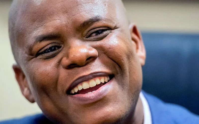 OBITUARY: The quiet authority of Khulu Phasiwe, the voice South Africa heard in the dark
