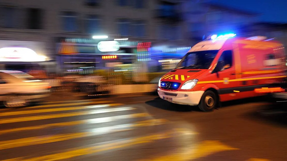 Atropelamento no noroeste de França faz pelo menos um morto e 12 feridos
