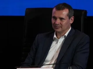 PORTRAIT. Un homme « en inadéquation avec ce monde » : qui est Kévin Lamour, ce mystérieux Breton éjecté de la Fifa ?