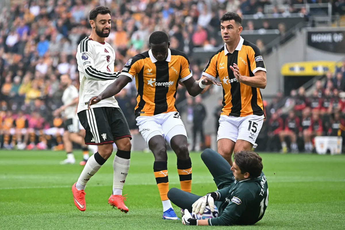 Manchester United é surpreendido pelo Hull City e perde na estreia do Campeonato Inglês