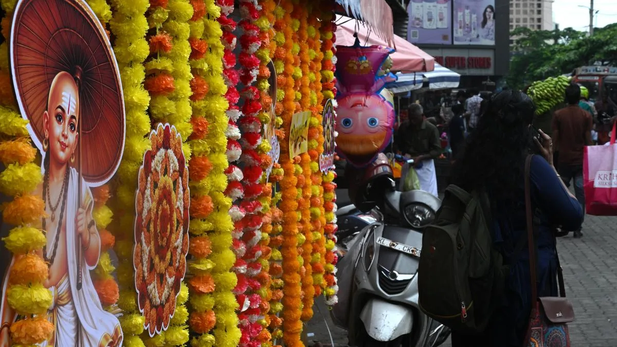 Kochi wakes to Thiruvonam festivities