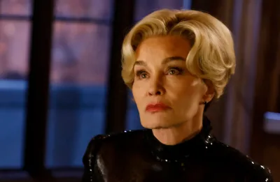 “American Horror Story”: personagens clássicos e inéditos estão nas primeiras imagens da 13ª temporada