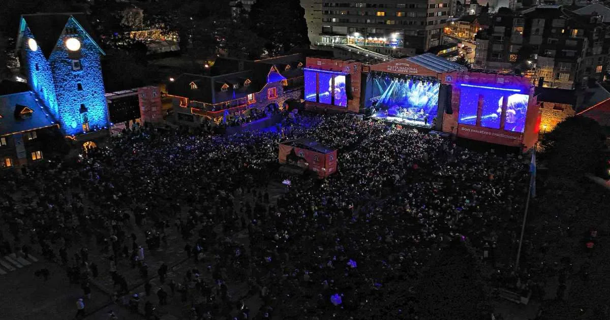 «Fue desbordante»: la Fiesta Nacional de la Nieve convocó a 18 mil personas por noche en Bariloche