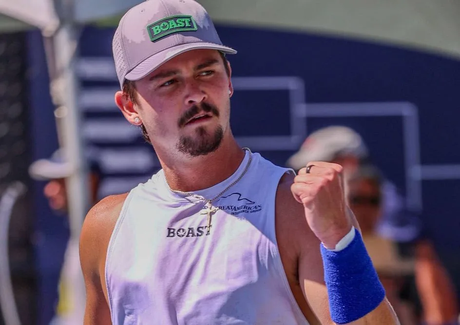 Wolf supera grave lesão e tenta reconstruir carreira