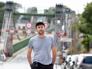 « Cet endroit a quelque chose de spécial » : ce cinéaste a tourné un film avec Léa Seydoux sur un pont du Maine-et-Loire