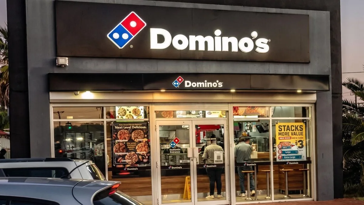 Rede famosa de pizzarias, Domino’s Pizza fecha 29 lojas e enfrenta prejuízo de R$ 1,1 bilhão após falha em expansão internacional