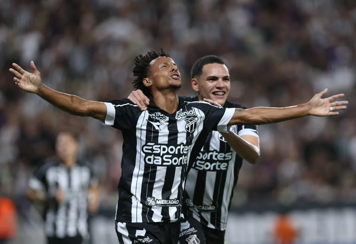 Daniel Paulista avalia Rian Santana: "Rendendo absurdamente"