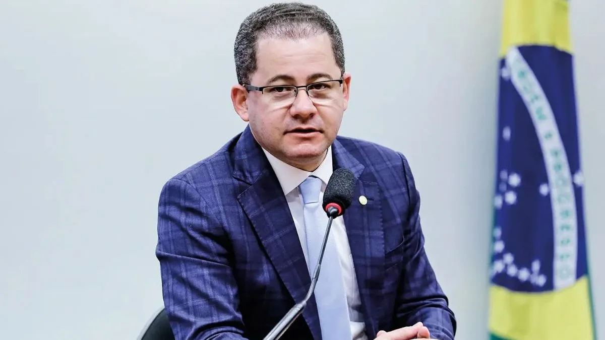 Aliado de André Mendonça, deputado Cezinha de Madureira é alvo de operação sobre tráfico de influência