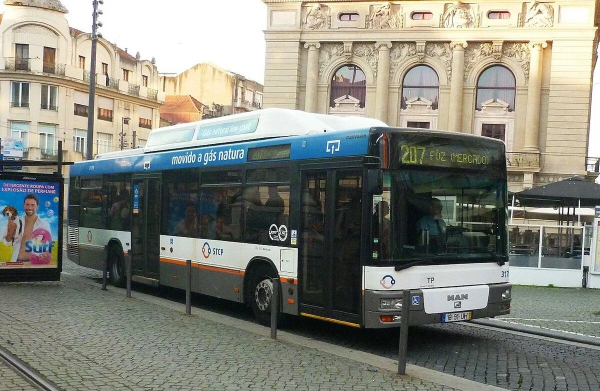 Autocarro responde no WhatsApp: o novo serviço da STCP