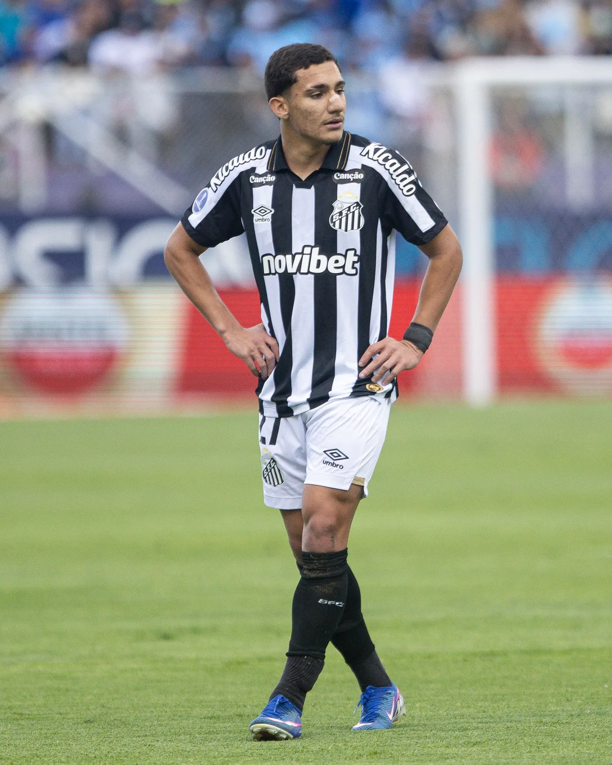 Santos acerta renovação de contrato com Davizinho até 2031; multa é de 100 milhões de euros