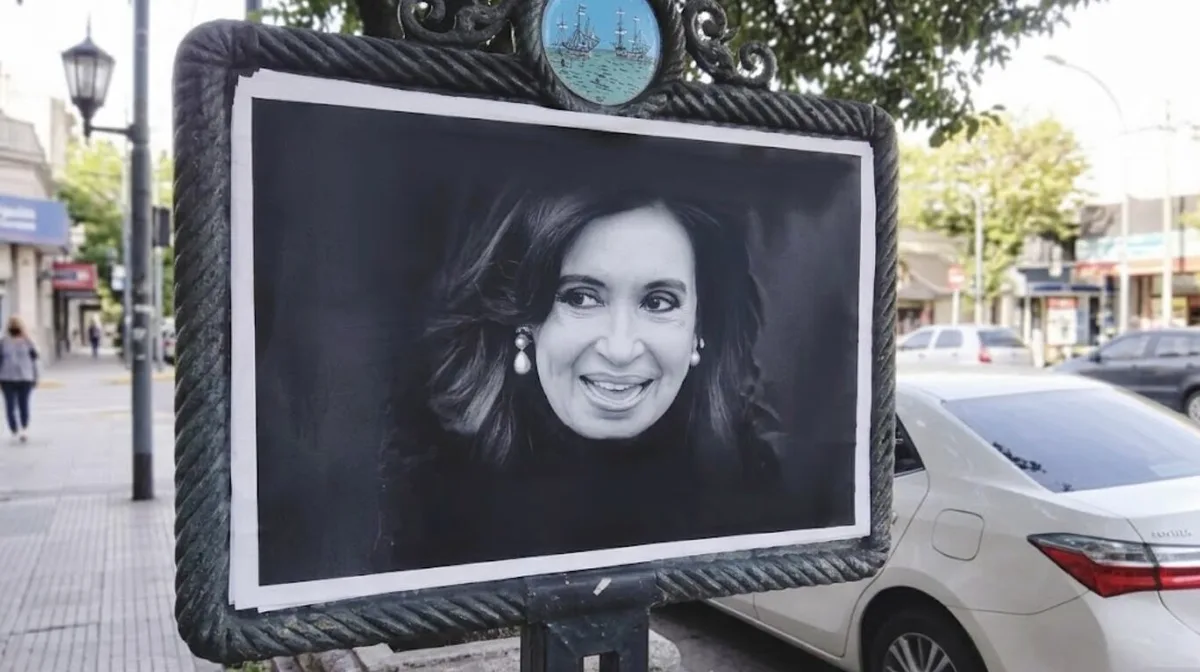 Lo acusaron de pegar carteles contra CFK, pero había sido otra persona: la Justicia le otorgó una indemnización millonaria