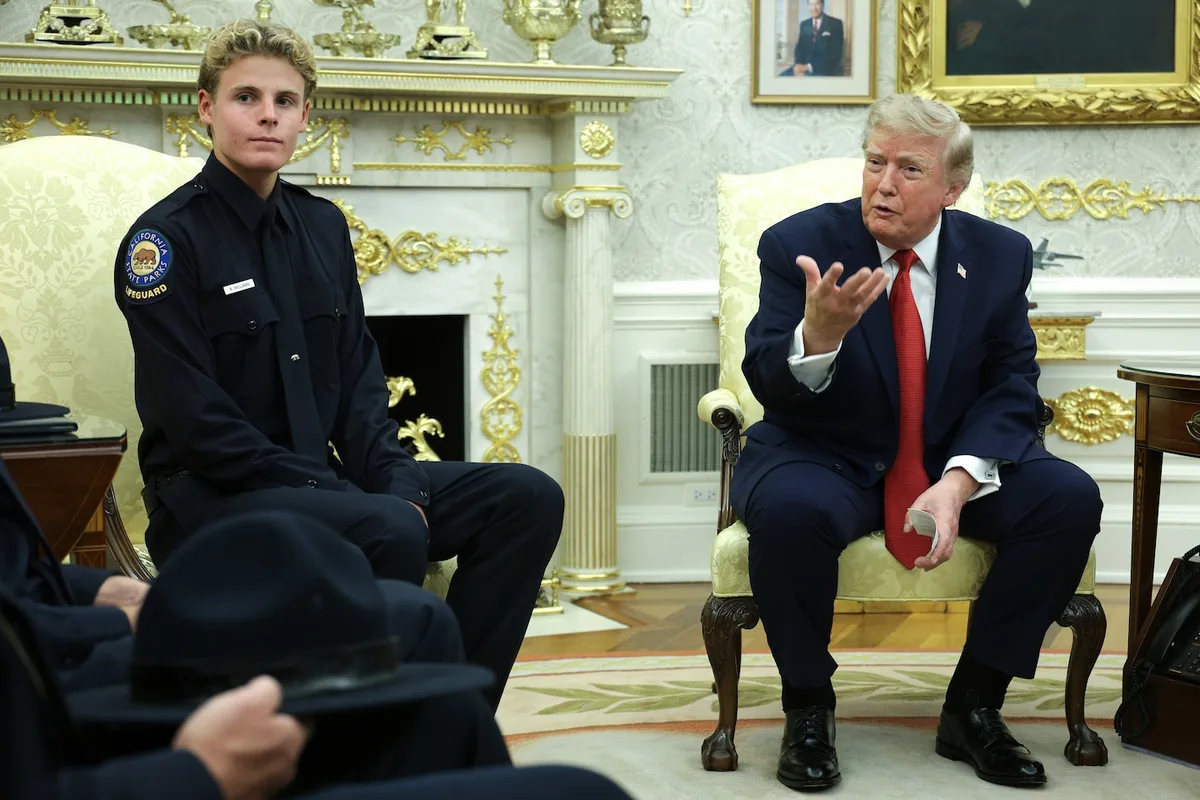 Teen lifeguard, who saved child from dangerous surf, meets with Trump