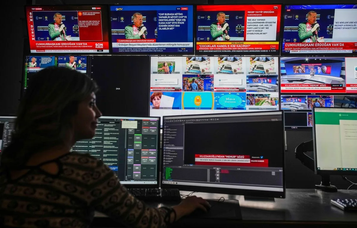 Turquie : La police débarque au siège de la principale chaîne télé d’opposition et en prend le contrôle