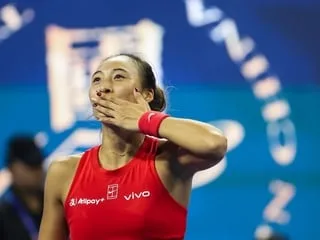WTA 1000 de Pékin. À domicile, la Chinoise Zheng Qinwen domine Andreeva et remporte le plus beau tournoi de sa carrière