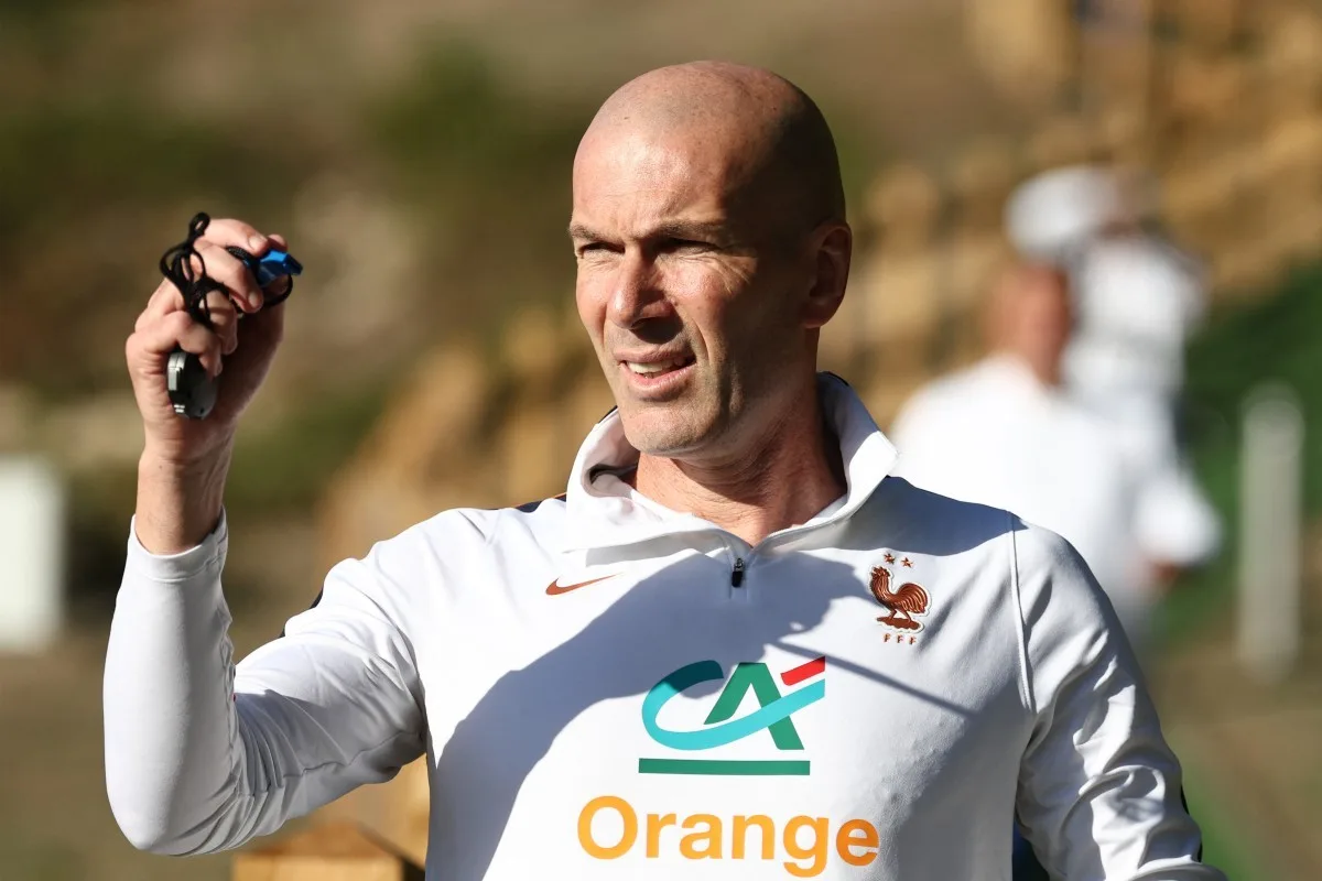 Zidane comanda primeiro treino na seleção da França, sem Mbappé e Dembélé; confira imagens