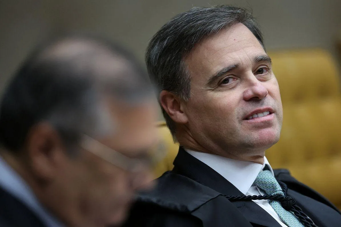 Investigações contra Lulinha devem continuar no STF?