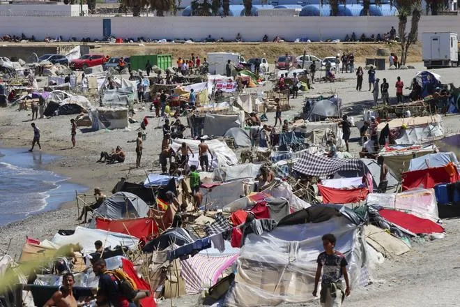 Ceuta lucha por no convertirse en un campamento de migrantes y mantener su identidad