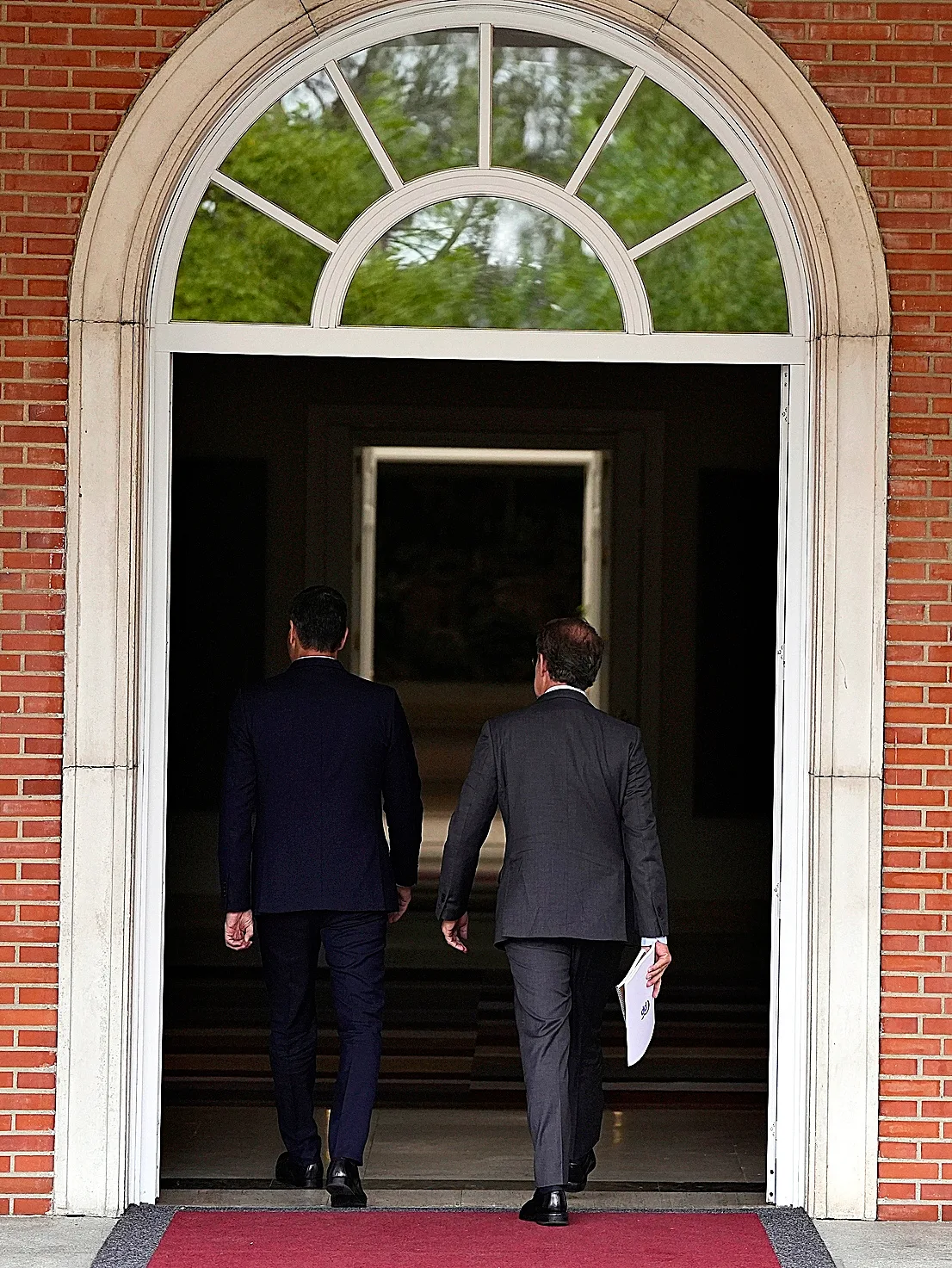 El mes feliz de Marruecos: enreda en su telaraña a Sánchez, Feijóo, Felipe VI, el espionaje y la UE